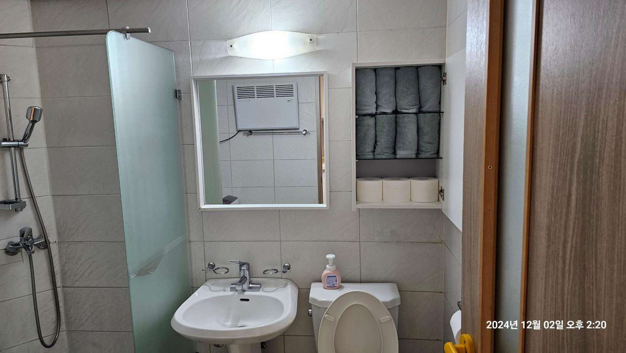 Hongdae Residence-5 1Min From Hongik Uni Station Exit #1 Seoul Exterior photo