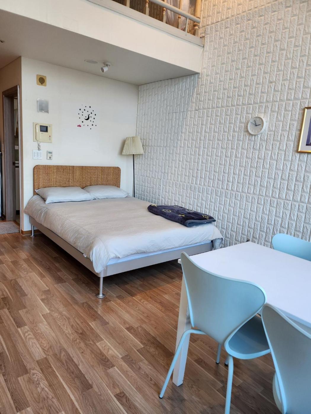 Hongdae Residence-5 1Min From Hongik Uni Station Exit #1 Seoul Exterior photo