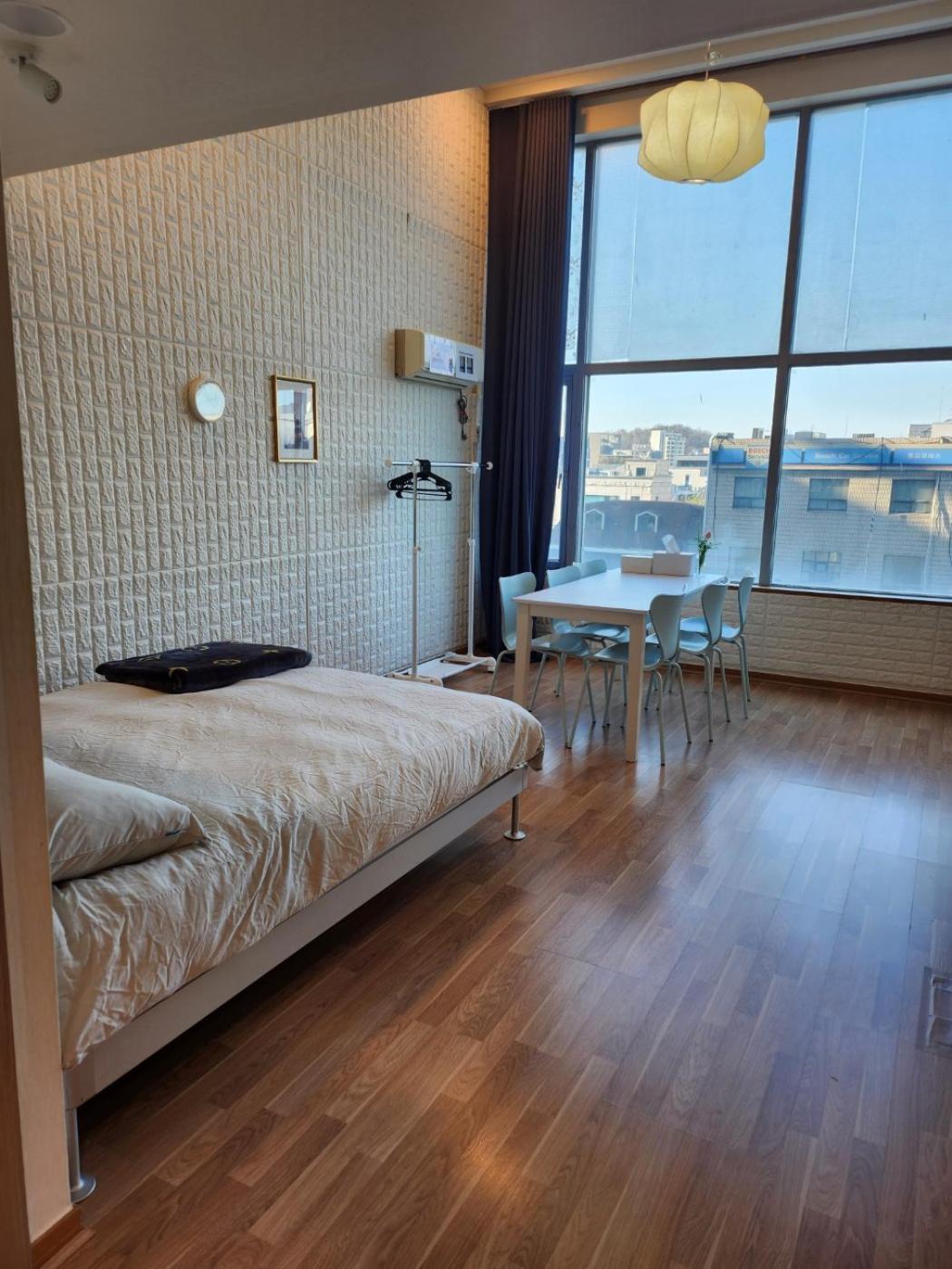 Hongdae Residence-5 1Min From Hongik Uni Station Exit #1 Seoul Exterior photo